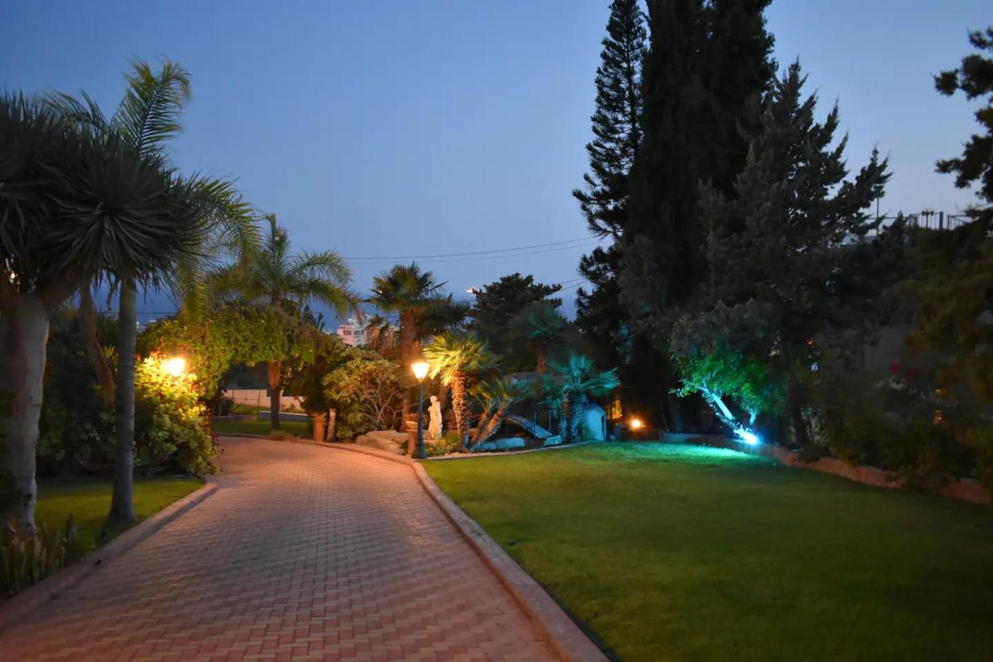 Olive Tree Apartments Лимасол Екстериор снимка